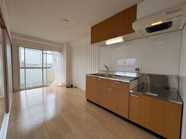 �y���ԁE���r���O�z�@