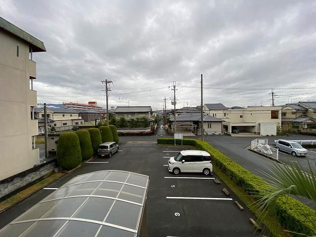 �y���]�z�@