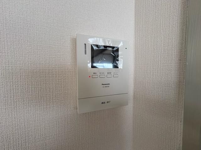 �y�Z�L�����e�B�z�@