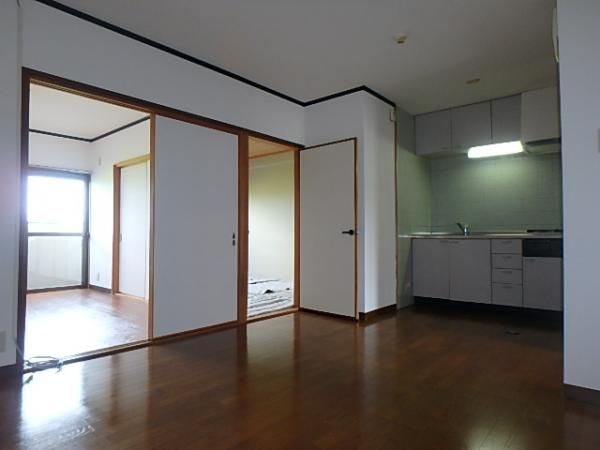 �y���ԁE���r���O�z�@