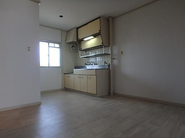 �y���ԁE���r���O�z�@