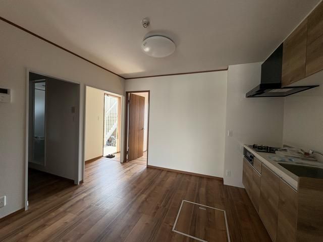 �y�����E���r���O�z�@