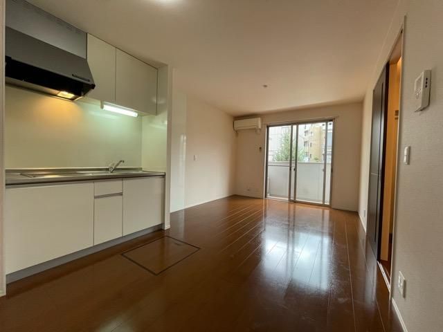 �y�����E���r���O�z�@