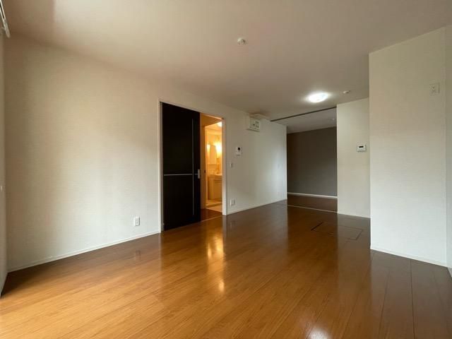 �y�����E���r���O�z�@