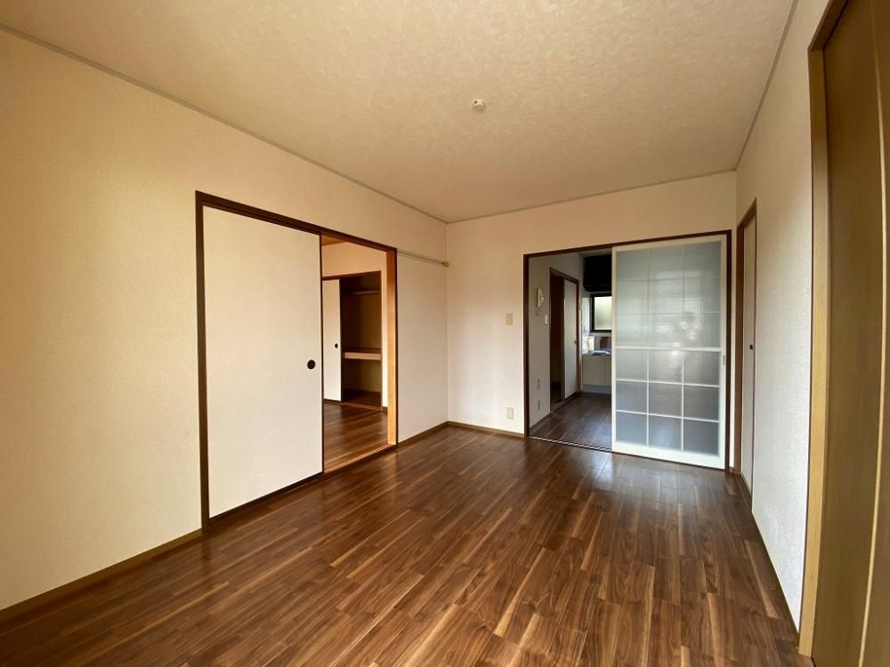 �y���ԁE���r���O�z�@