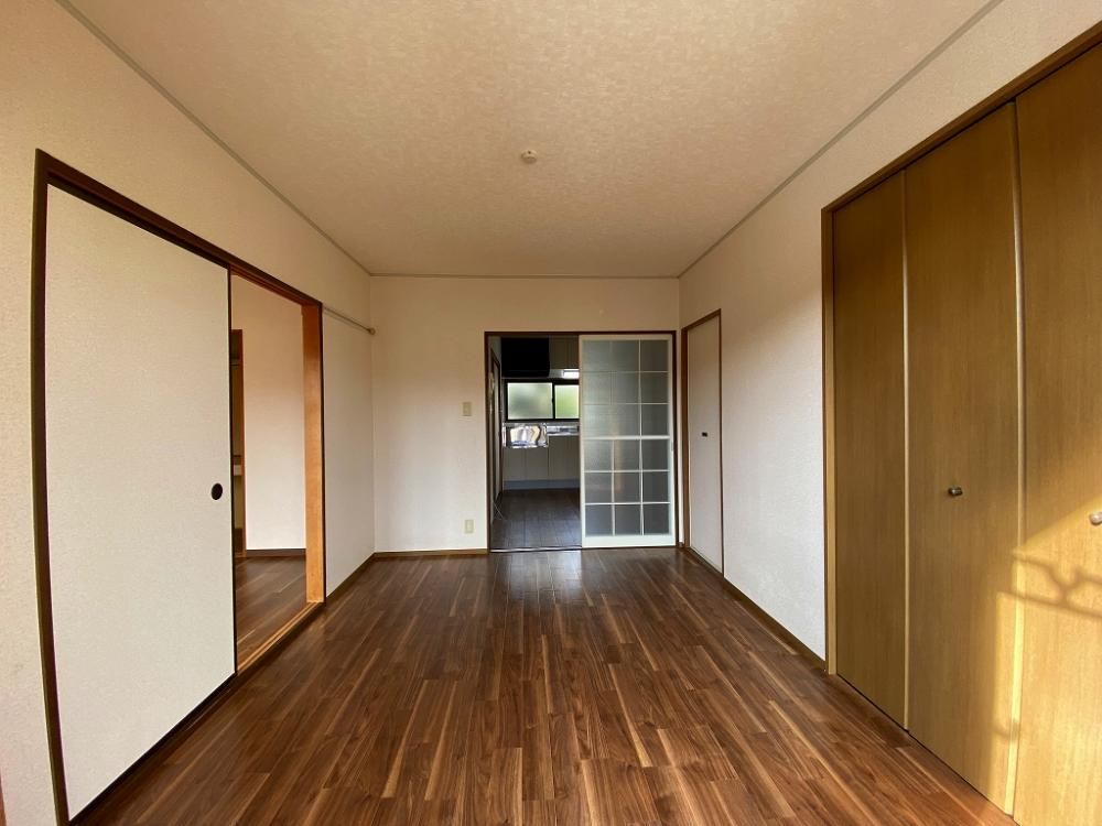 �y�����E���r���O�z�@