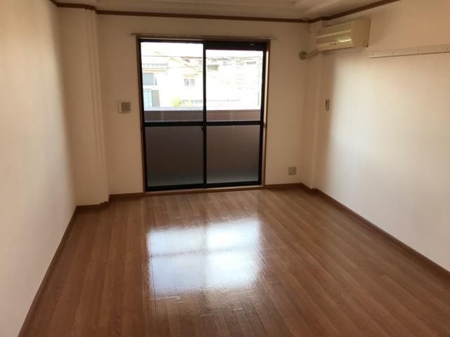 �y���ԁE���r���O�z�@