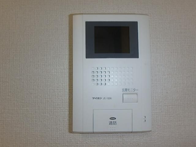 �y�Z�L�����e�B�z�@