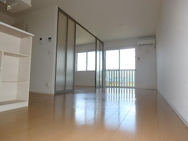 �y�����E���r���O�z�@