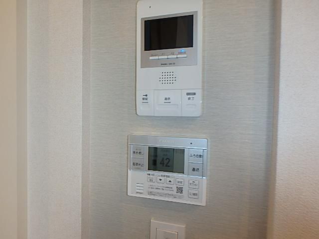 �y�Z�L�����e�B�z�@