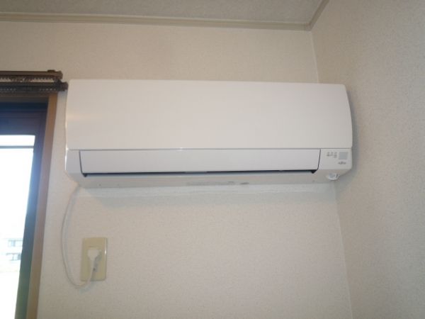 �y���̑��ݔ��z�@���G�A�R����