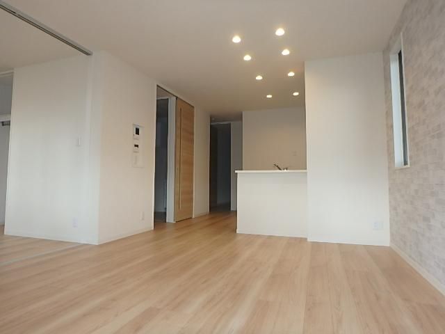 �y���ԁE���r���O�z�@