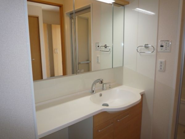 �y���ʏ��z�@���V�����v�[�h���b�T�[��