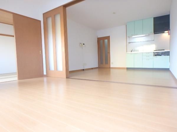 �y���ԁE���r���O�z�@