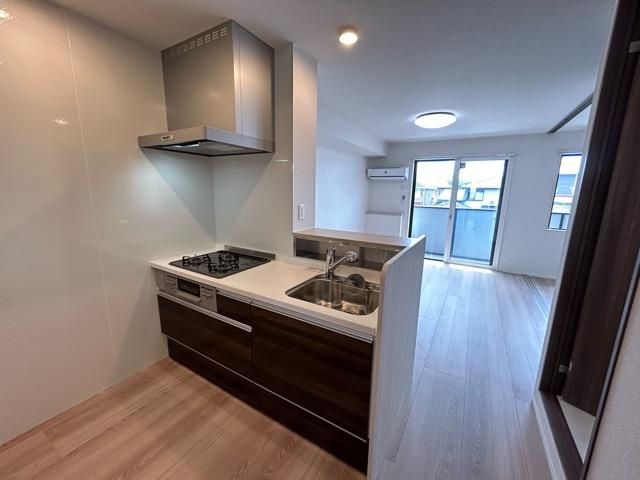 �y�����E���r���O�z�@