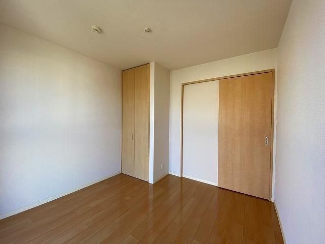 �y�����E���r���O�z�@