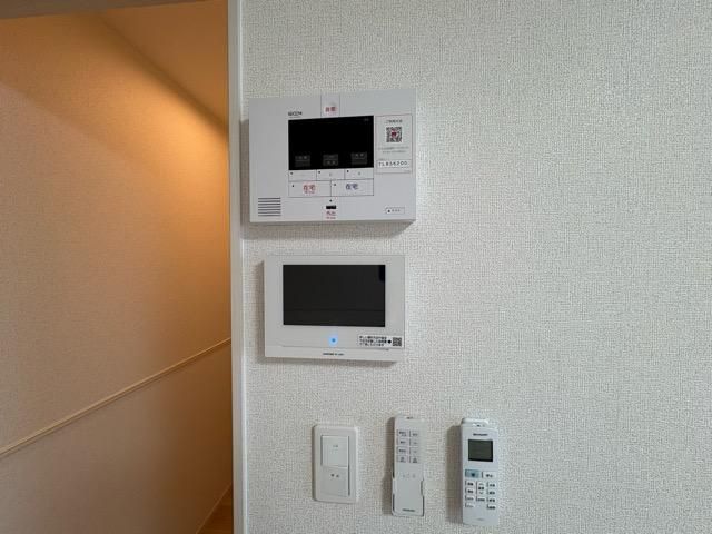 �y�Z�L�����e�B�z�@