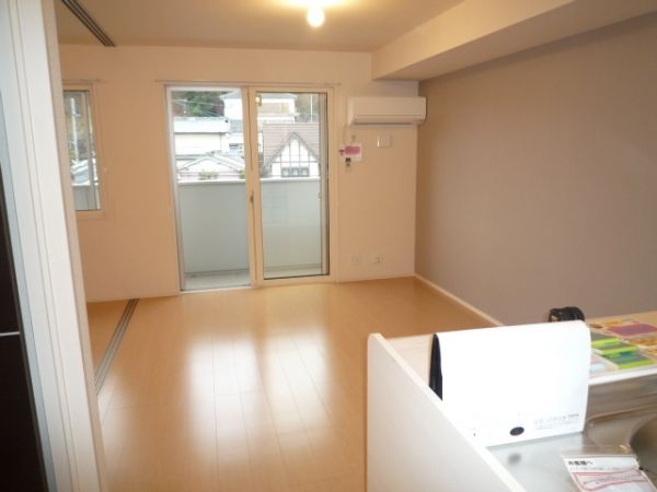 �y�����E���r���O�z�@