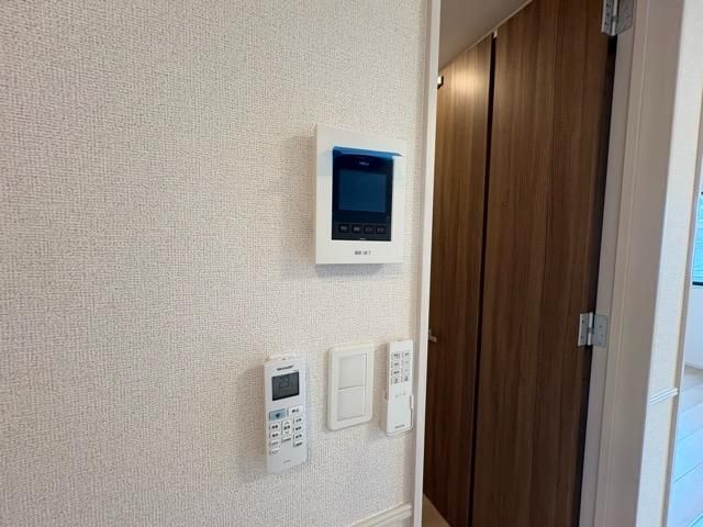 �y�Z�L�����e�B�z�@