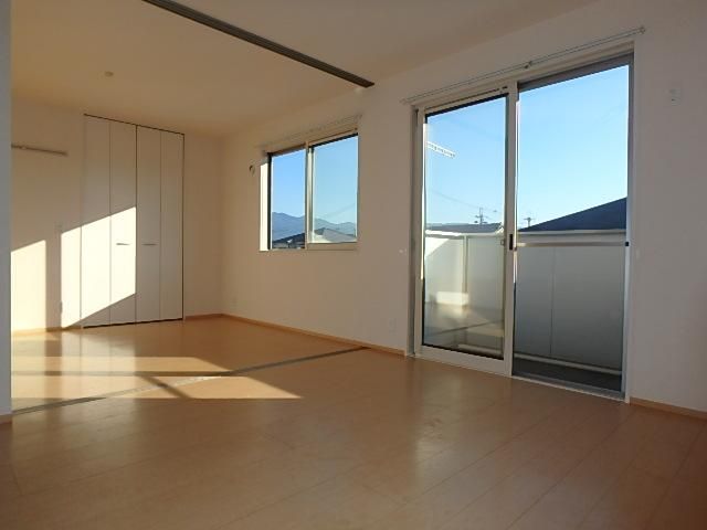 �y�����E���r���O�z�@