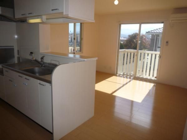 �y���ԁE���r���O�z�@