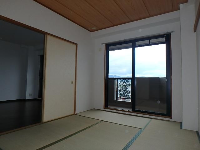 �y�����E���r���O�z�@