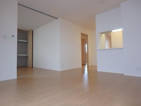 �y���ԁE���r���O�z�@���J�E���^�[�L�b�`���Ńt���[�����O�������́�