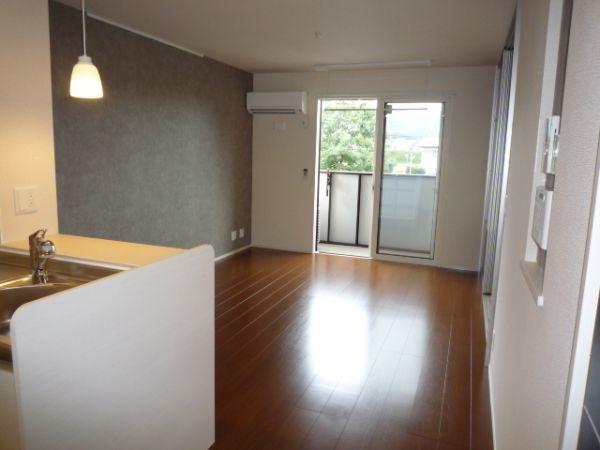 �y�����E���r���O�z�@