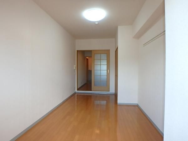 �y���ԁE���r���O�z�@