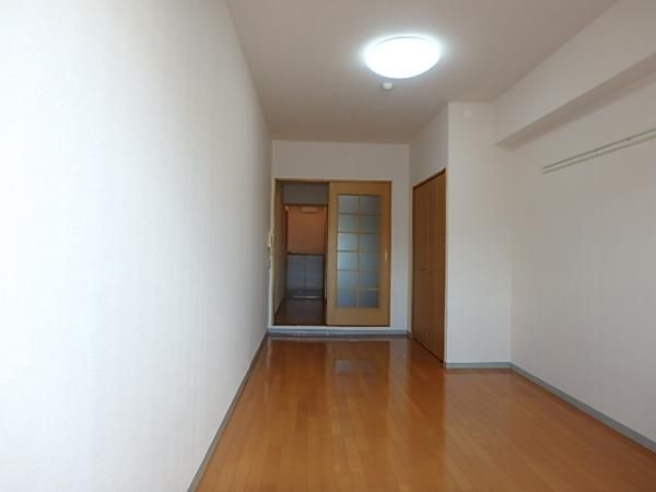 �y�����E���r���O�z�@