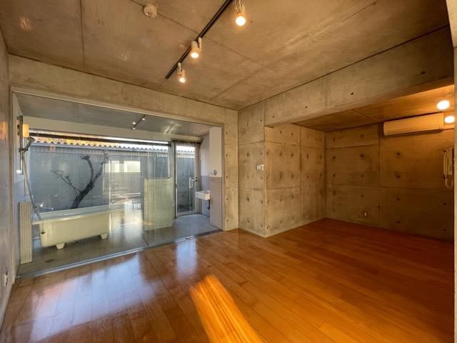 �y���̑������E�X�y�[�X�z�@