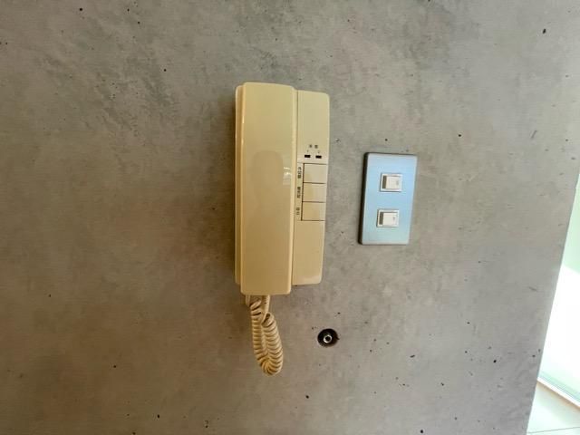 �y�Z�L�����e�B�z�@