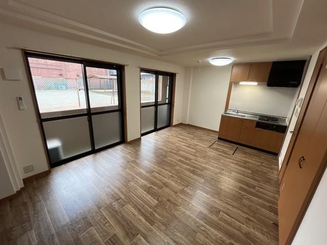 �y���ԁE���r���O�z�@