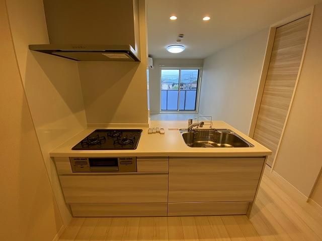 �y�L�b�`���z�@