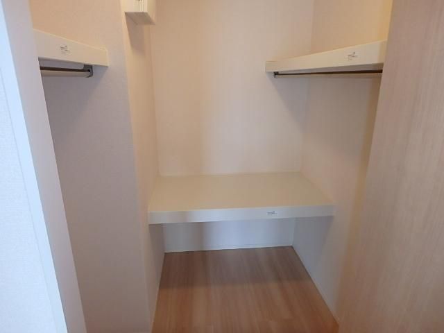 �y���[�z�@�E�H�[�N�C���N���[�[�b�g