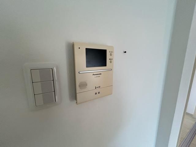 �y�Z�L�����e�B�z�@