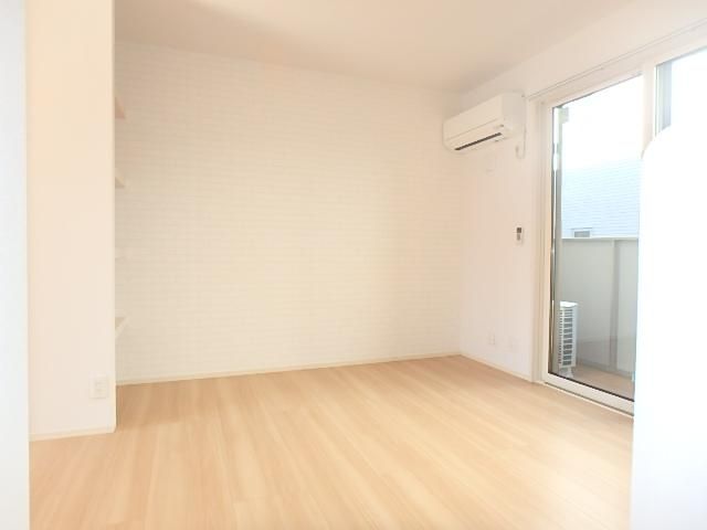 �y�����E���r���O�z�@