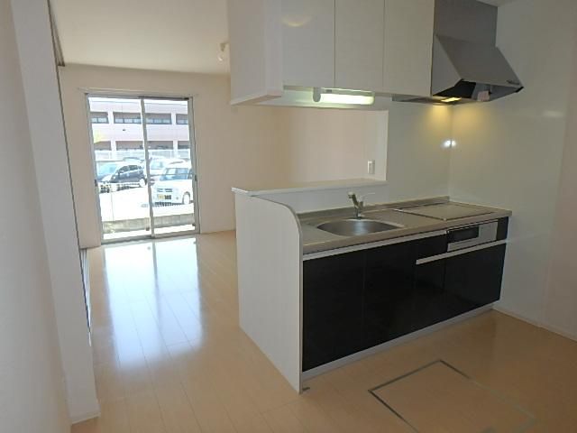 �y�����E���r���O�z�@