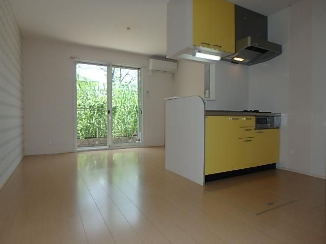 �y�����E���r���O�z�@