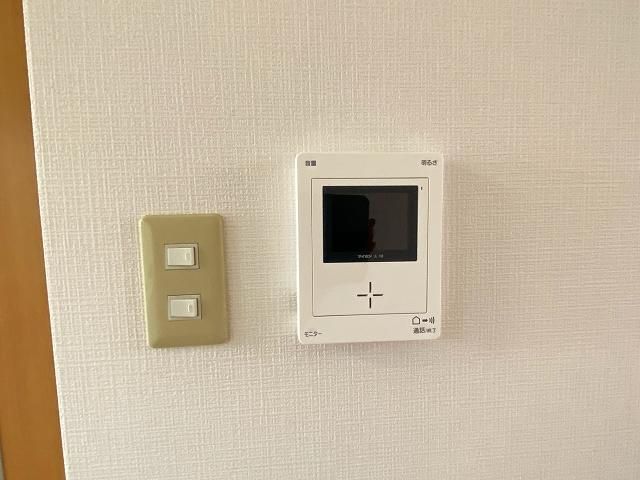 �y�Z�L�����e�B�z�@