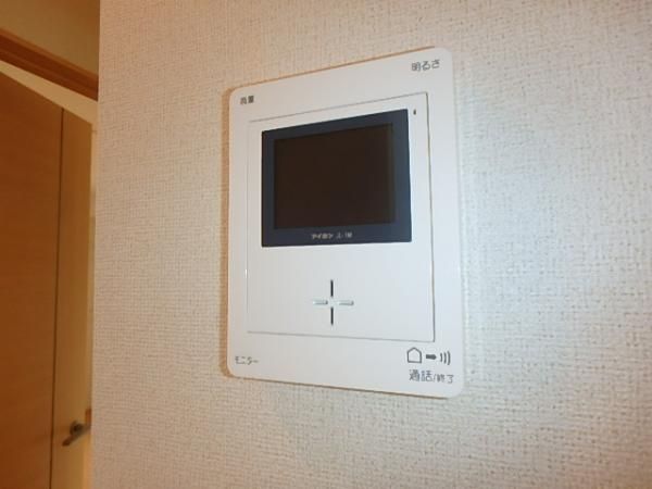 �y�Z�L�����e�B�z�@