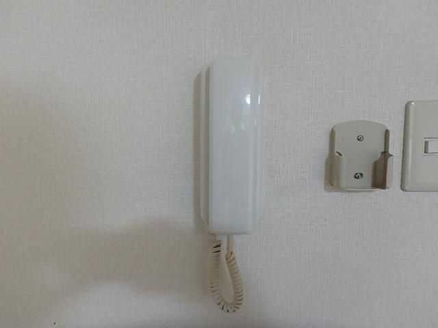 �y�Z�L�����e�B�z�@