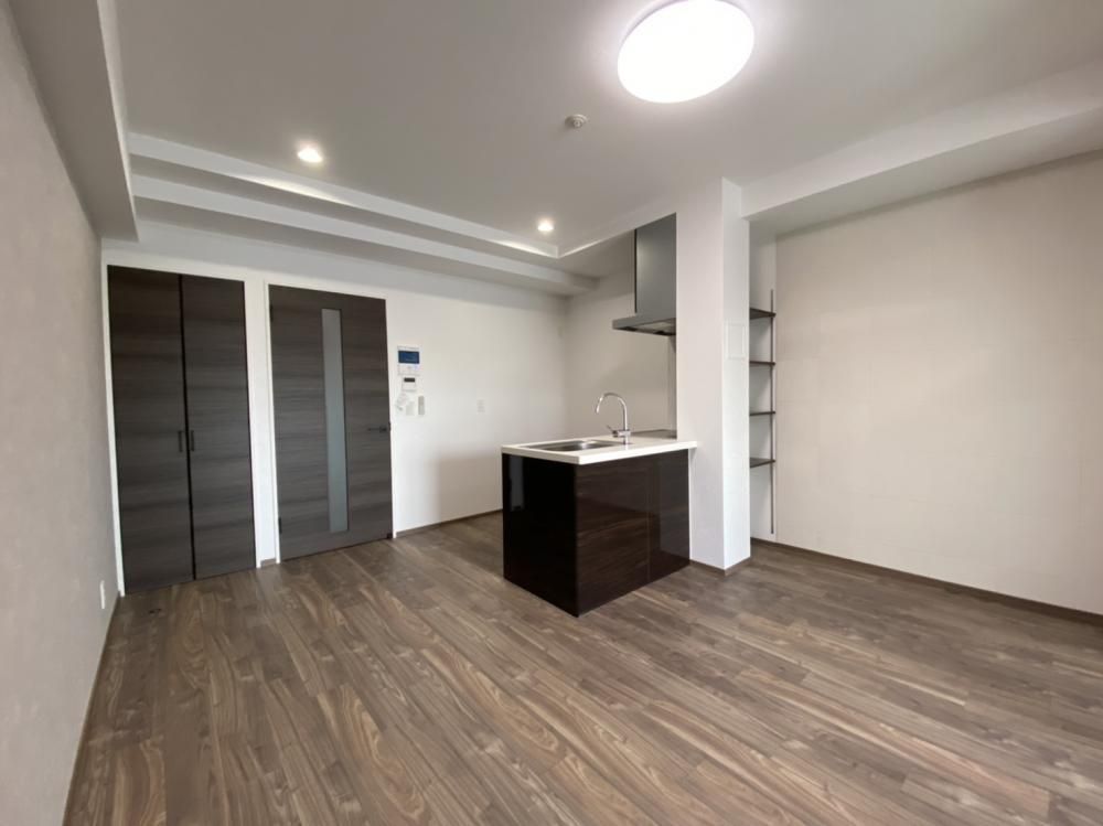 �y�����E���r���O�z�@