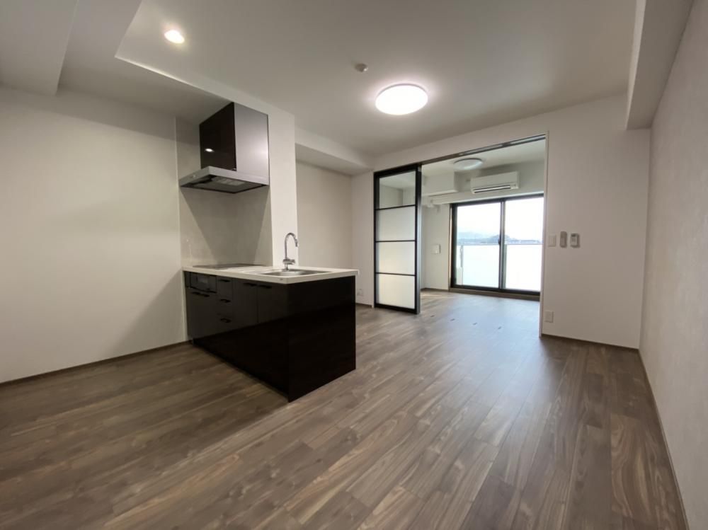 �y�����E���r���O�z�@