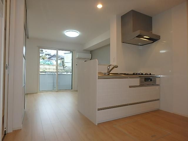 �y�����E���r���O�z�@