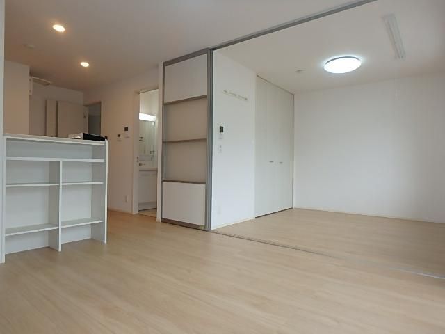 �y�����E���r���O�z�@