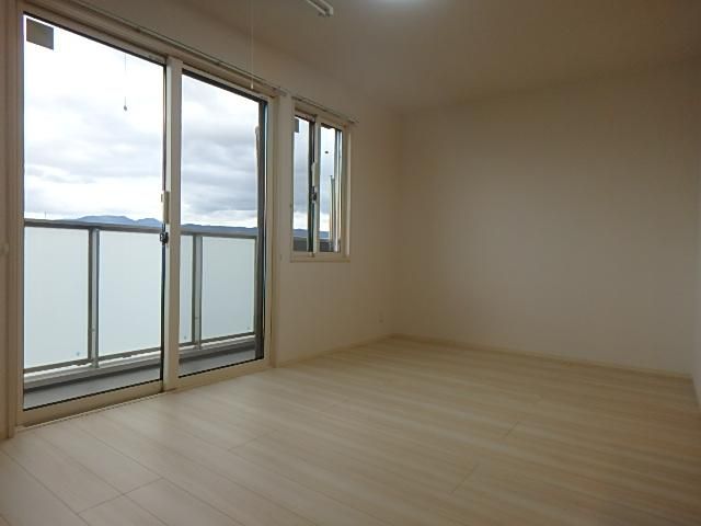 �y�����E���r���O�z�@