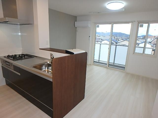 �y�L�b�`���z�@