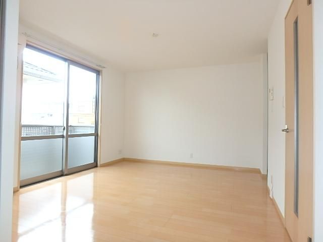 �y�����E���r���O�z�@