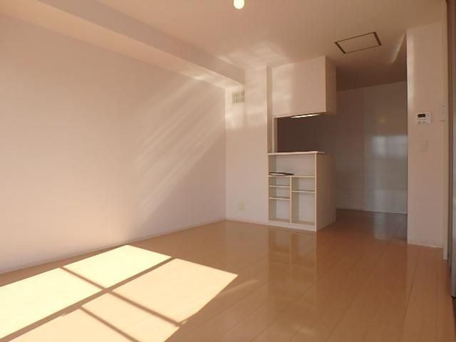 �y�����E���r���O�z�@